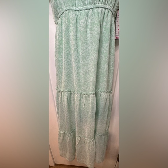 Trixxi Girl Green Square neck Ruched Tiered Sundress - Picture 13 of 14